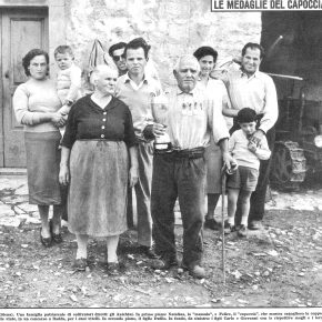 1959. Amore, matrimonio e figli tra i contadini del Chianti. 1959. Amore, matrimonio e figli tra i contadini del Chianti.
