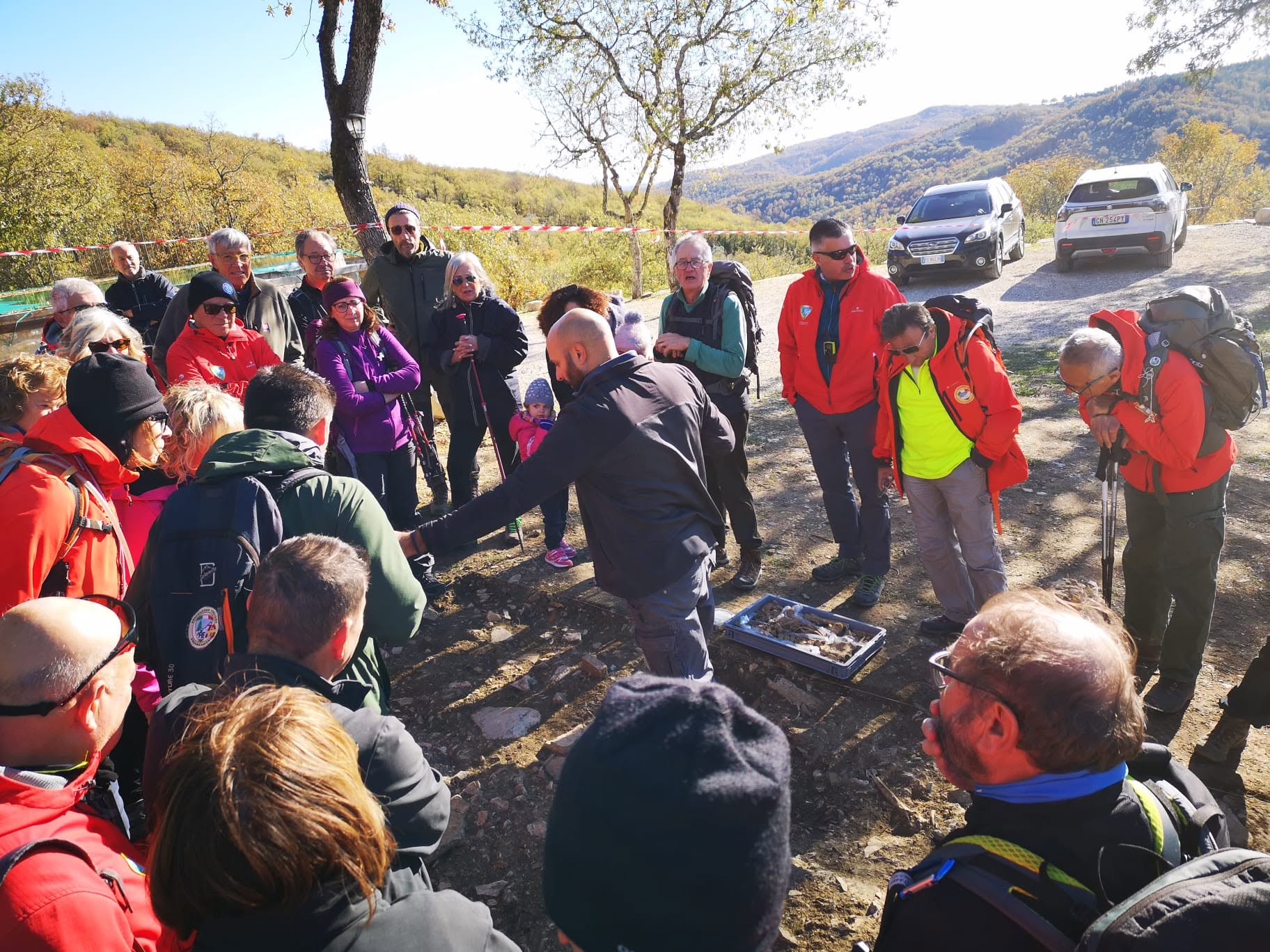 Una visita sul campo per condividere la ricerca con la comunità. Collepetroso, annuncio seconda campagna 2024.