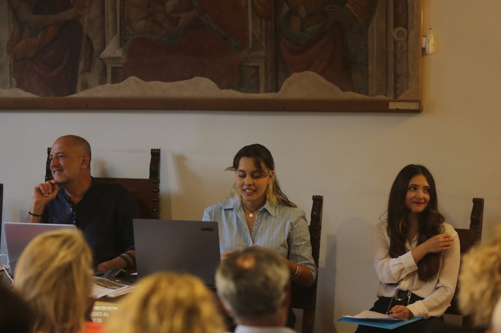 Gli interventi dei relatori durante la conferenza. Collepetroso, conferenza 2026.