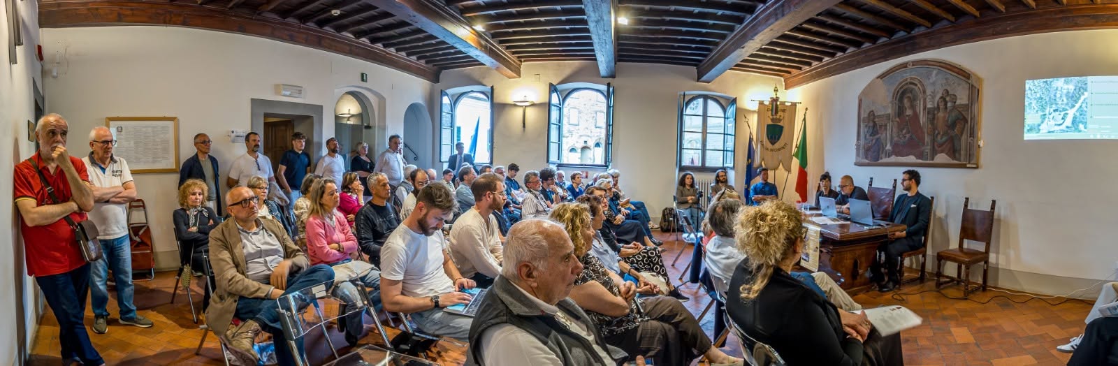 Una veduta della sala e dei partecipanti alla conferenza. Collepetroso, conferenza 2026.