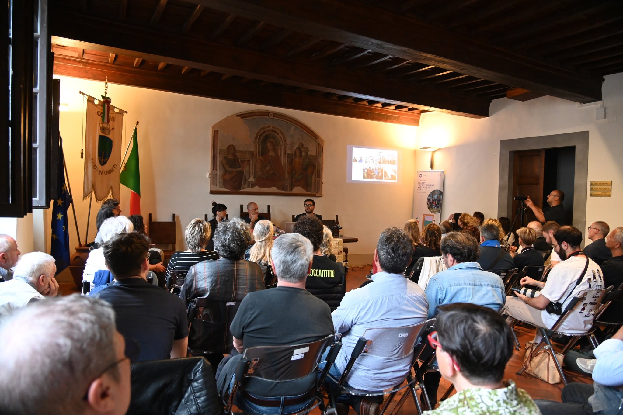 La sala riunita per la conferenza di Collepetroso. Collepetroso, conferenza 2026.