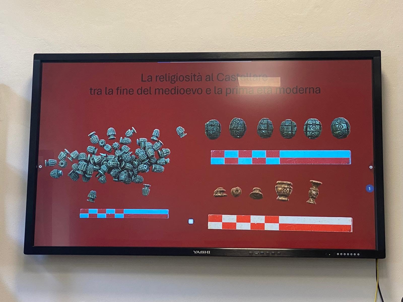 Il quadro dei ritrovamenti monetali illustrato al pubblico. Collepetroso, presentazione prima campagna 2024.