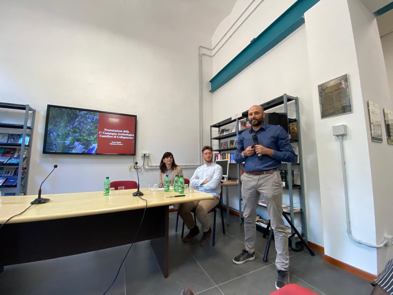Un momento di dialogo fra relatori e pubblico. Collepetroso, presentazione prima campagna 2024.