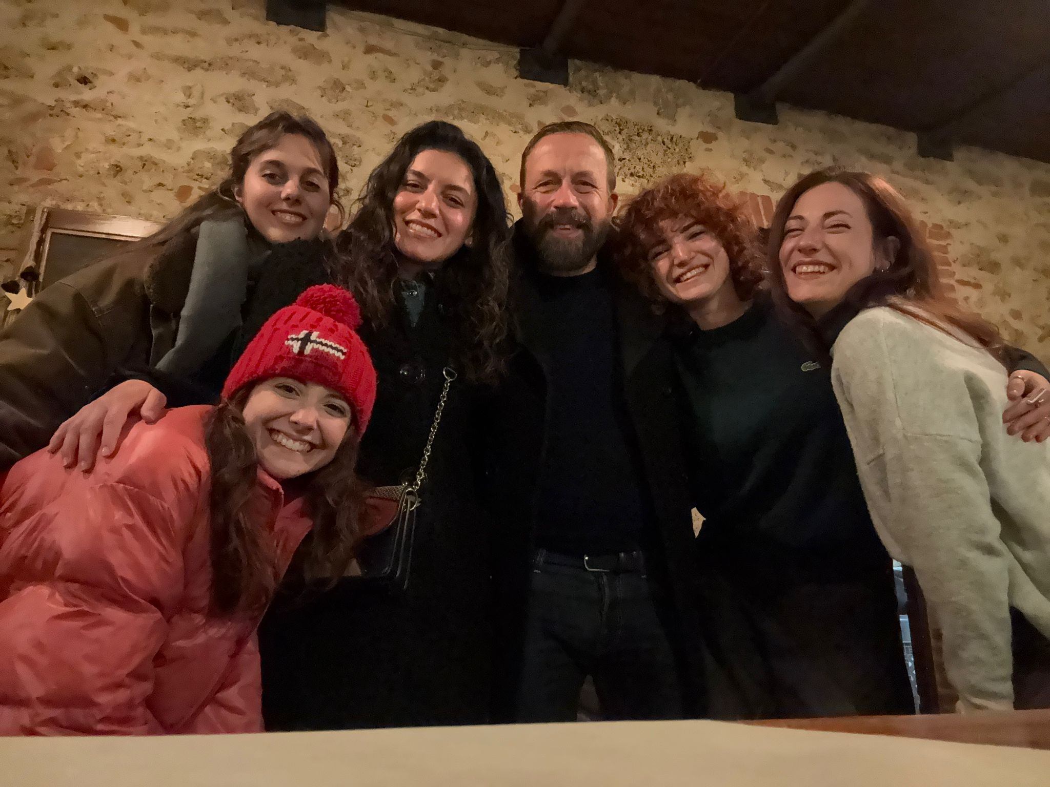 Foto di gruppo durante un incontro conviviale della terza campagna.
