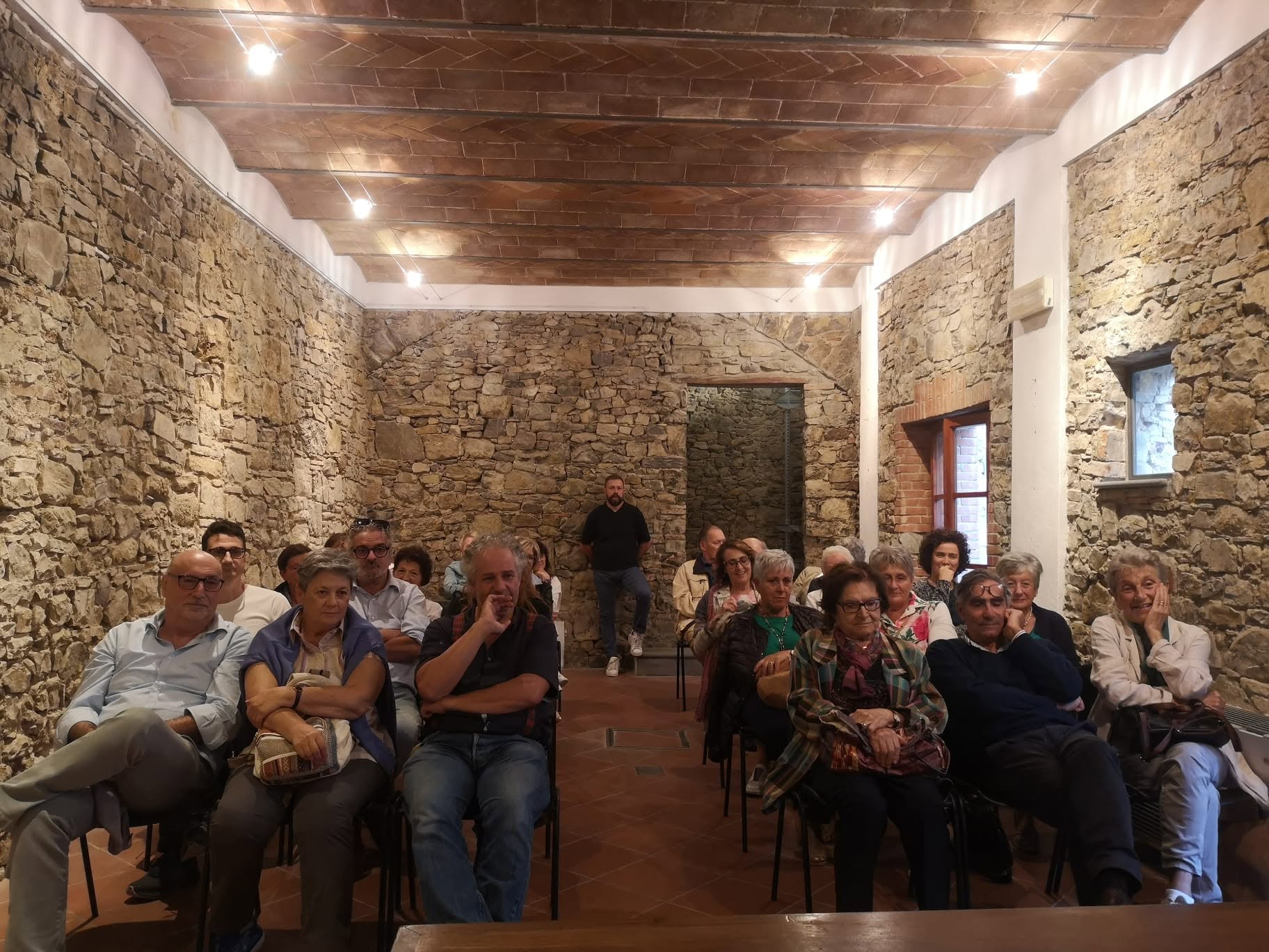 Il pubblico riunito negli ambienti dell’incontro. Roberto Cacciatori, incontro 2023.