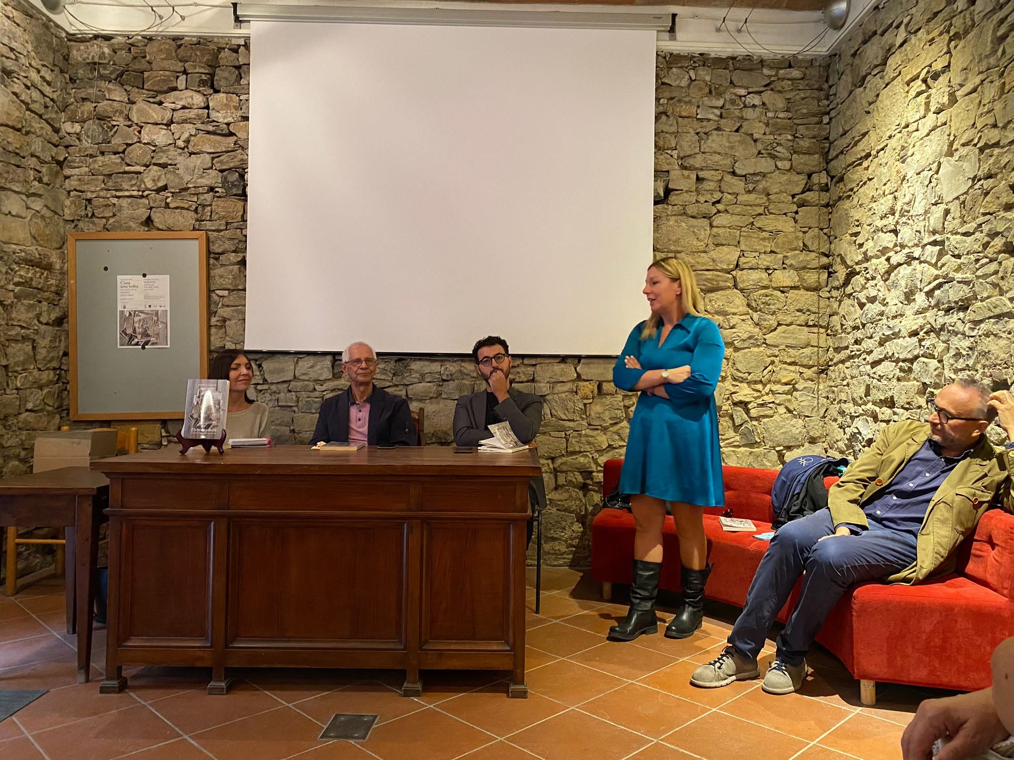 Il dialogo con i partecipanti alla serata. Roberto Cacciatori, incontro 2023.