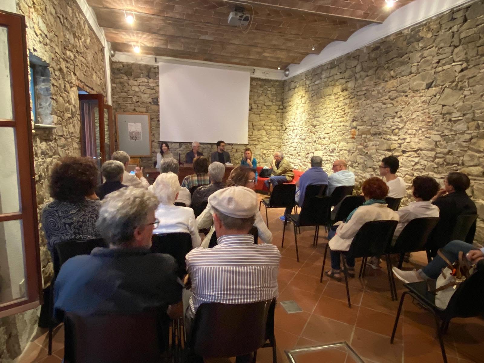 Una veduta della sala durante la presentazione. Roberto Cacciatori, incontro 2023.