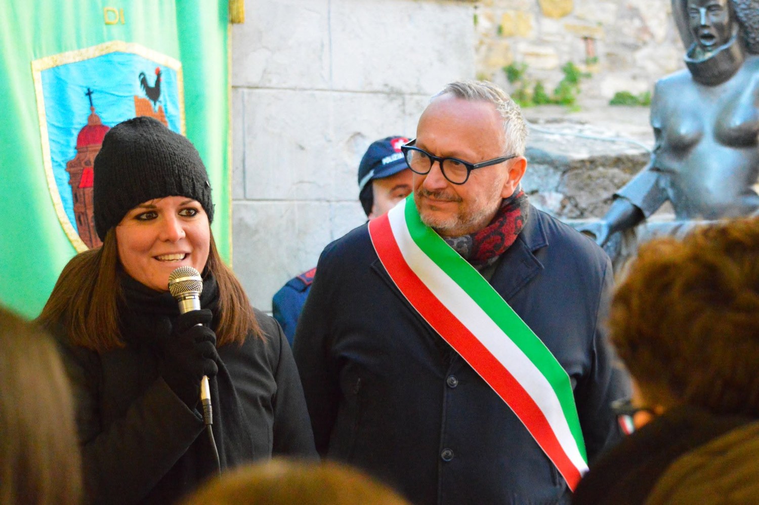 Gli interventi istituzionali durante la posa delle pietre d’inciampo.