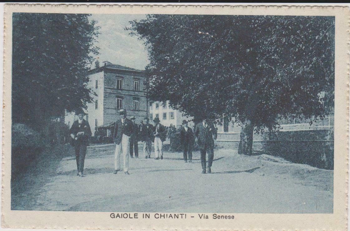 Una veduta del paese in una cartolina d’epoca. VivoInChianti, materiali di presentazione 2025.
