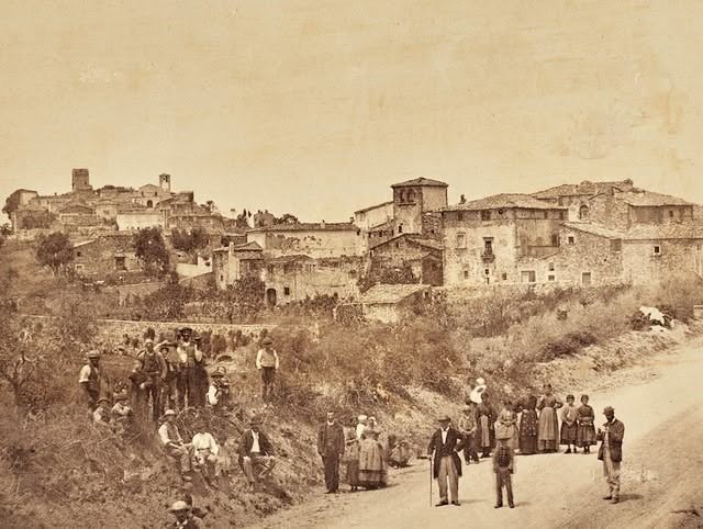 Una veduta storica del paese e del territorio circostante. VivoInChianti, materiali di presentazione 2025.