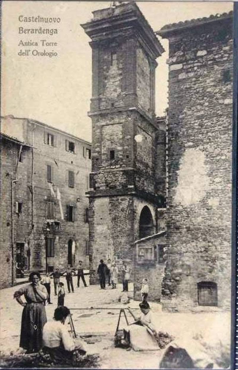 Gli edifici e la vita del paese in una cartolina storica. VivoInChianti, materiali di presentazione 2025.
