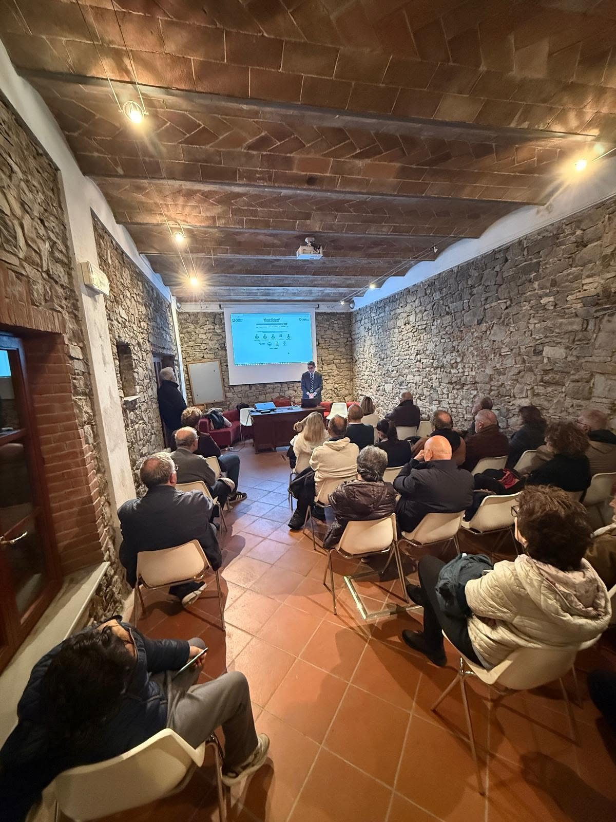 Il pubblico presente all'incontro di presentazione di VivoInChianti.
